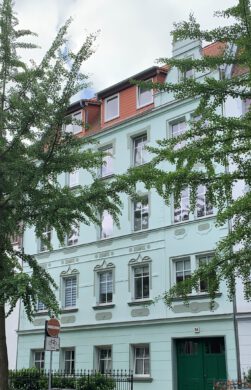 Helle 3-Zimmer-Dachgeschosswohnung in ruhiger Innenstadtlage zu vermieten!, 03044 Cottbus, Etagenwohnung